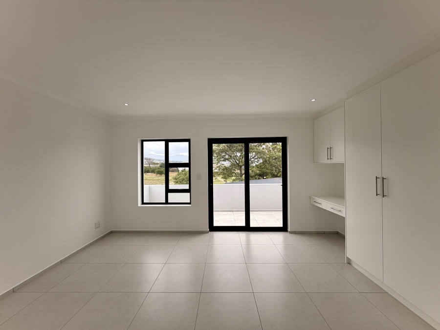 To Let 4 Bedroom Property for Rent in Heritage Park Western Cape